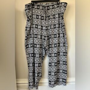Woman Within Fair Isle Snowflake Lounge Pants Size 4X 34/36 Black & White PJs
